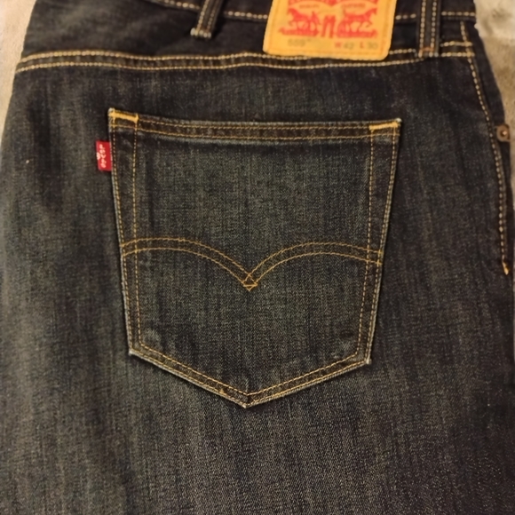 Levi's 559 dark wash straight leg jeans! - Picture 2 of 7